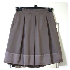Gray Uniqlo skirt